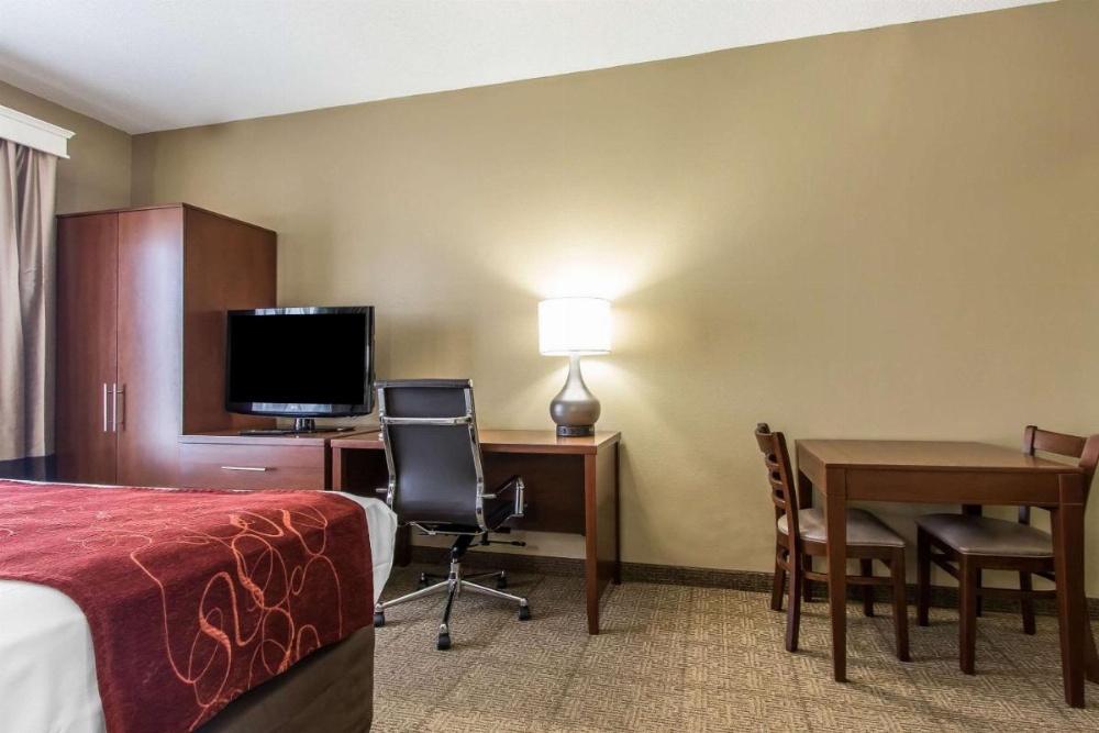 Comfort Suites Effingham Image 12