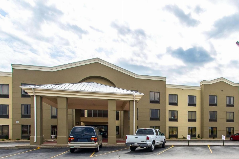 Comfort Suites Effingham Image 16