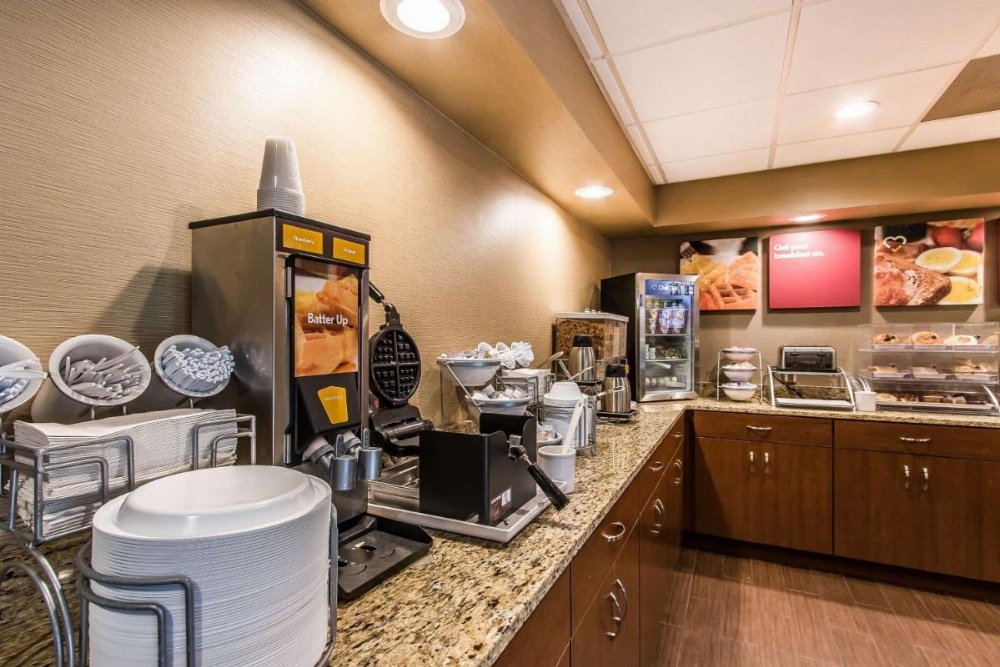Comfort Suites Effingham Image 18