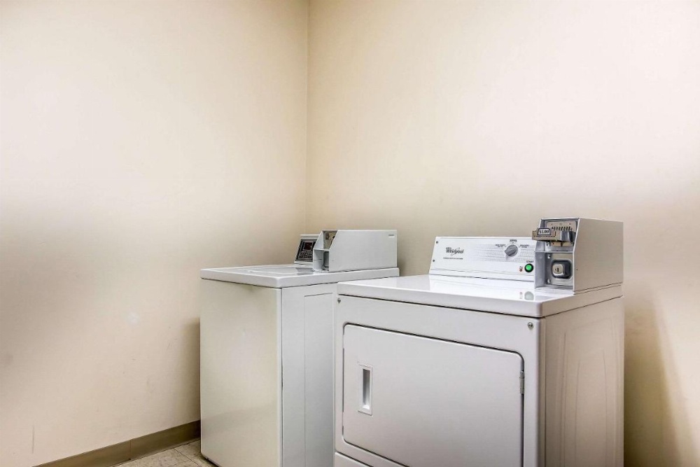 Comfort Suites Effingham Image 20
