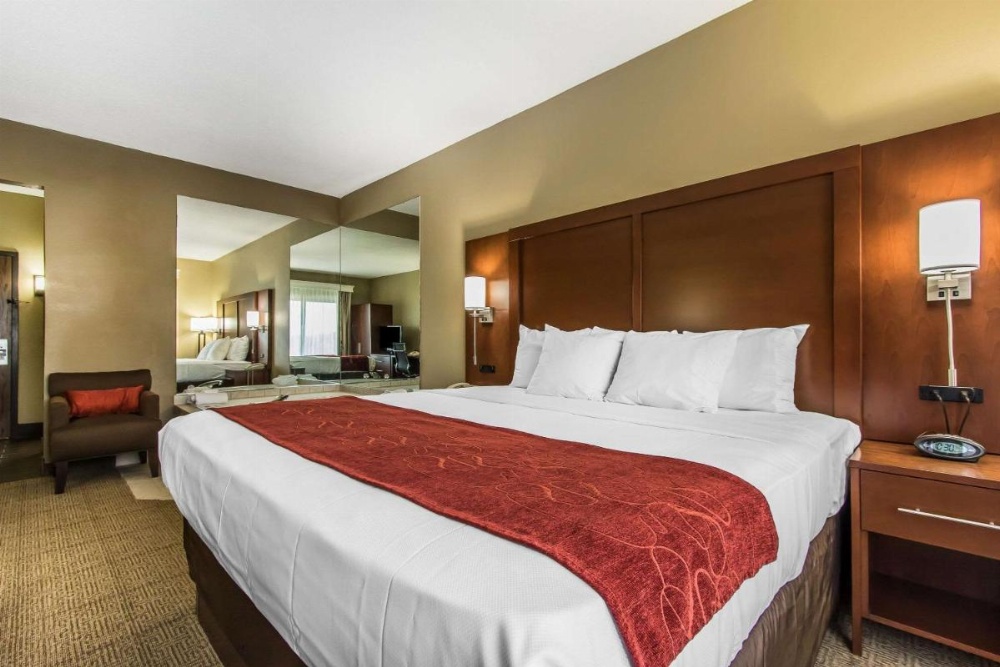 Comfort Suites Effingham Image 24