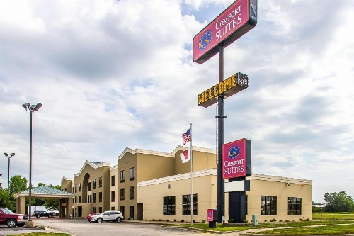 Comfort Suites Effingham image 31